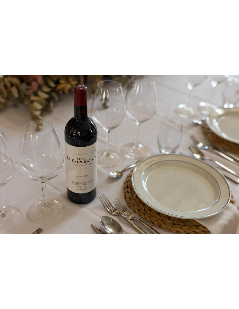 Visita al viñedo cata de vinos y almuerzo riojano Finca La Emperatriz